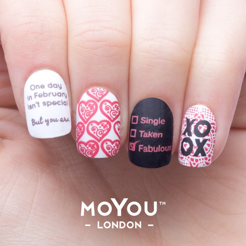talk-to-the-hand-moyou-london-nail-art-ציפורניים-קולקציית-החגים-מניקור-פדיקור-עיצובים-לציפורניים-חותמות-לציפורניים-מויו-לונדון-menicure-festive-collection-41