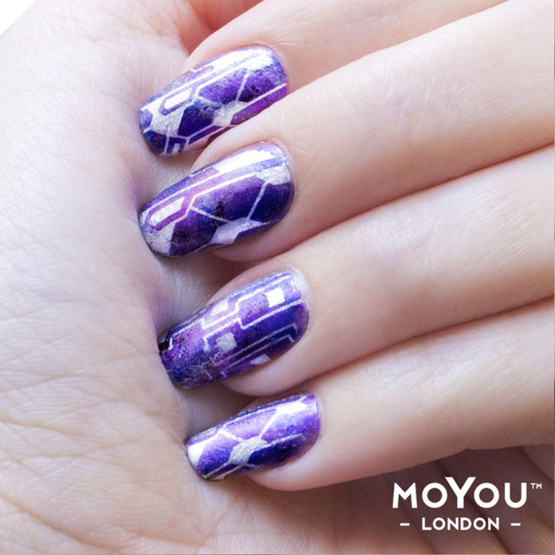 talk-to-the-hand-moyou-london-nail-art-ציפורניים-קולקציית-מדע-בדיוני-מניקור-פדיקור-עיצובים-לציפורניים-חותמות-לציפורניים-מויו-לונדון-sci-fi-collection-07