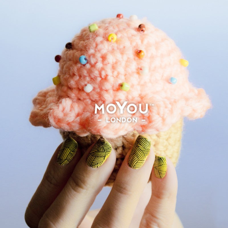 talk-to-the-hand-moyou-london-nail-art-ציפורניים-קולקציית-האגדות-עיצובים-לציפורניים-חותמות-לציפורניים-מויו-לונדון-fairytale-collection-06