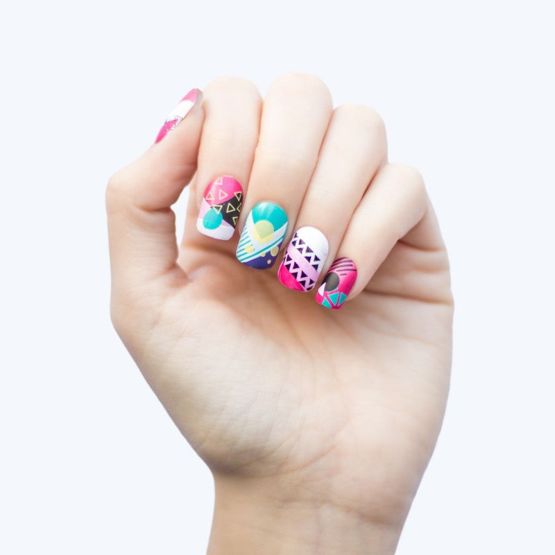 www.talktothehand.co.il-moyou-london-talk-to-the-hand-nail-art-manicure-nail-polish-nail-stamp-nailart-מויו-לונדון-ציפורניים-עיצובים-לציפורניים-מניקור-פדיקור-חותמות-לציפורניים-קולקציית-הולי-שייפס-holy-shapes-02
