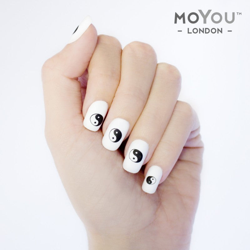 talk-to-the-hand-moyou-london-nail-art-ציפורניים-קולקציית-סוקי-עיצובים-לציפורניים-חותמות-לציפורניים-מויו-לונדון-suki-collection-01